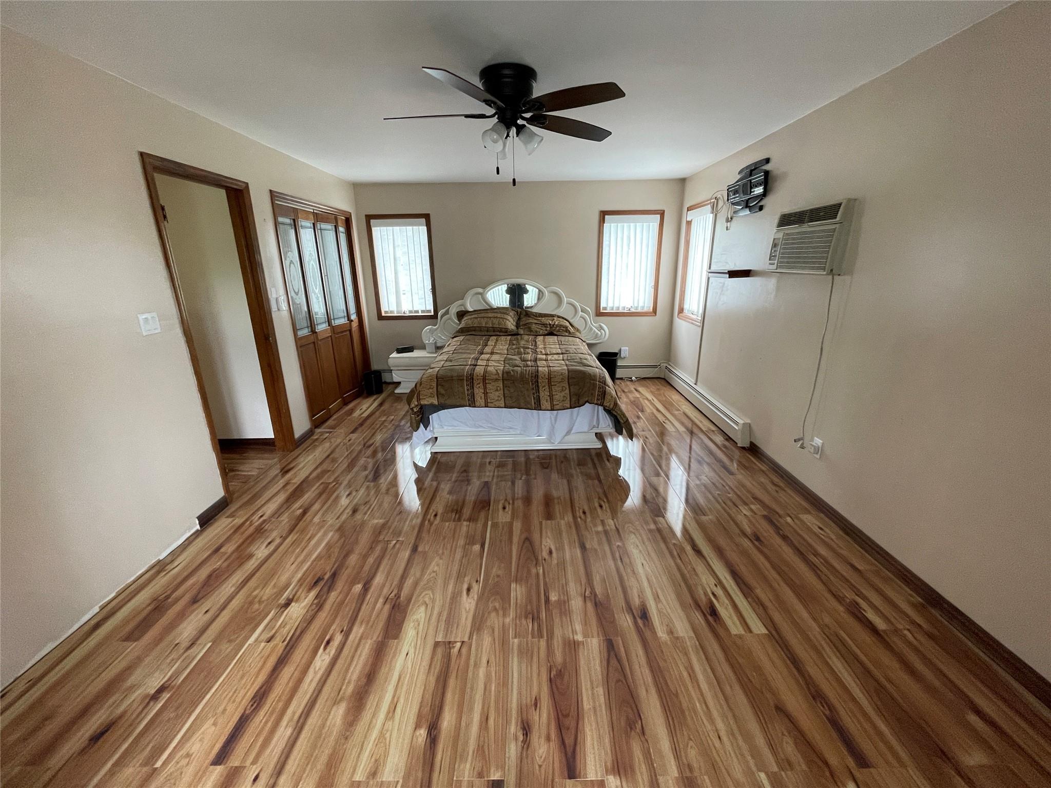 West Islip, New York, 11795, United States, 4 Bedrooms Bedrooms, ,3 BathroomsBathrooms,Residential,For Sale,1869198