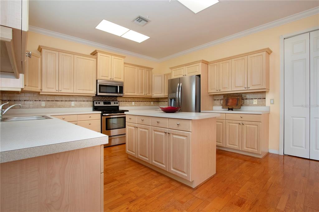 Ellenton, Florida, 34222, United States, 4 Bedrooms Bedrooms, ,3 BathroomsBathrooms,Residential,For Sale,1988008