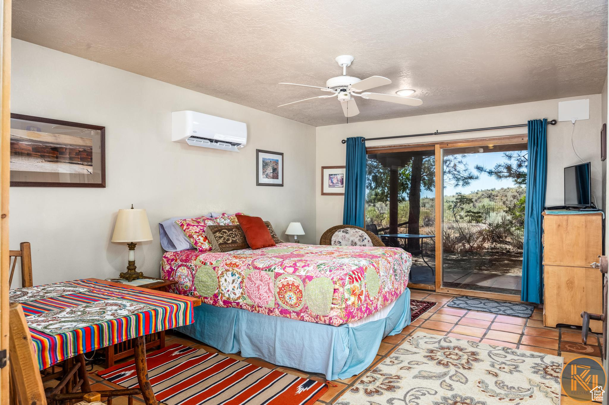 Kanab, Utah, 84741, United States, 2 Bedrooms Bedrooms, ,3 BathroomsBathrooms,Residential,For Sale,1903679