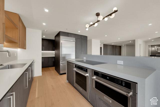 Salt Lake City, Utah, 84101, United States, 3 Bedrooms Bedrooms, ,3 BathroomsBathrooms,Residential,For Sale,1982809