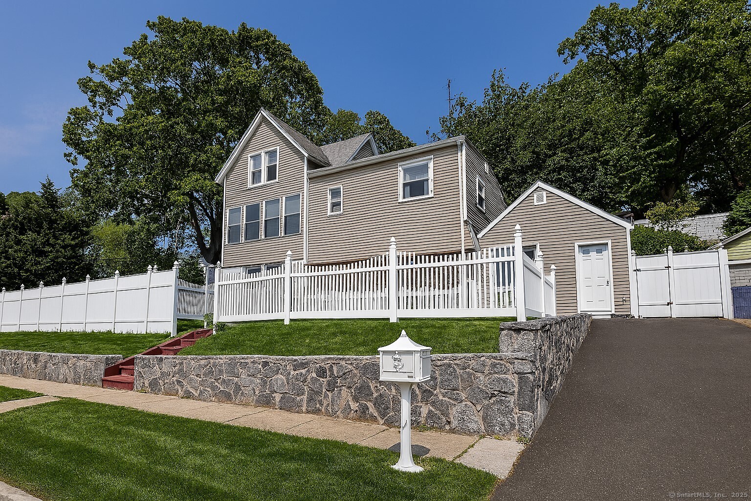 Fairfield, Connecticut, 06825, United States, 4 Bedrooms Bedrooms, ,4 BathroomsBathrooms,Residential,For Sale,1951658