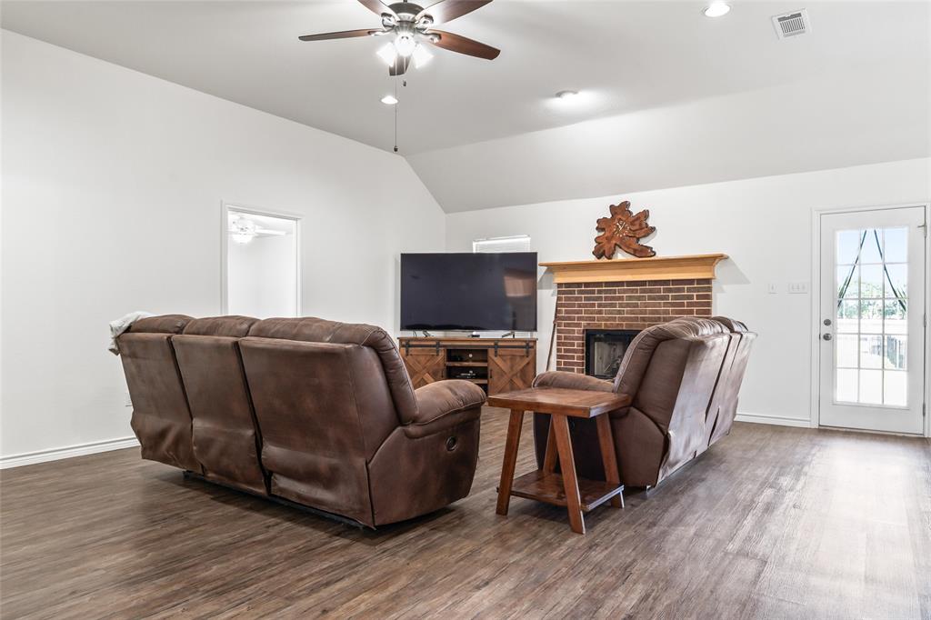 Gunter, Texas, 75058, United States, 4 Bedrooms Bedrooms, ,3 BathroomsBathrooms,Residential,For Sale,2008582