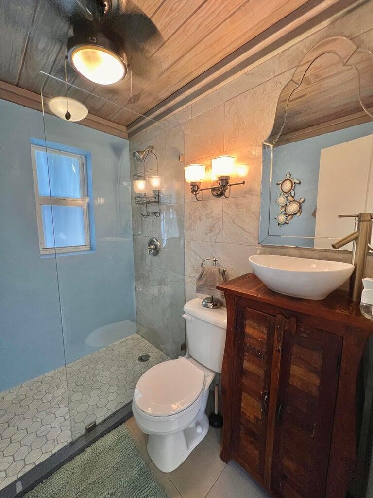 KEY LARGO, Florida, 33037, United States, 1 Bedroom Bedrooms, ,1 BathroomBathrooms,Residential,For Sale,1827867