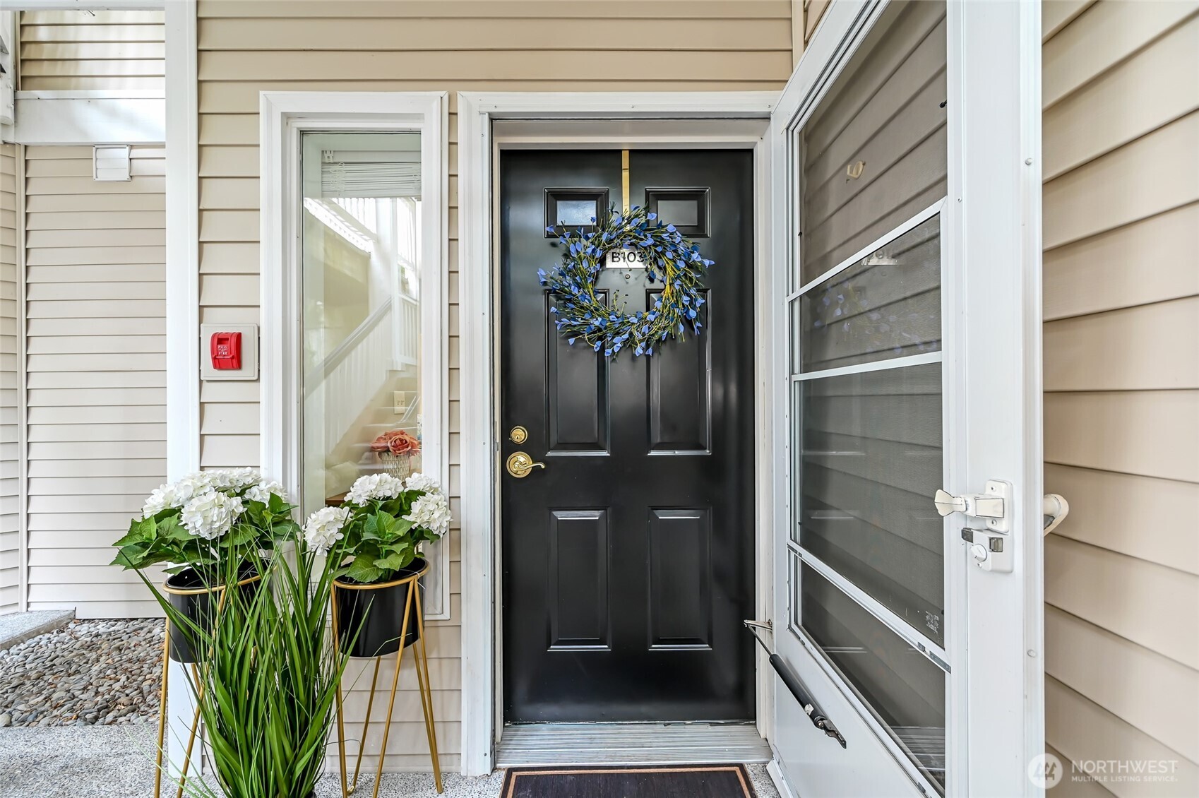 Bothell, Washington, 98011, United States, 2 Bedrooms Bedrooms, ,1 BathroomBathrooms,Residential,For Sale,1933100