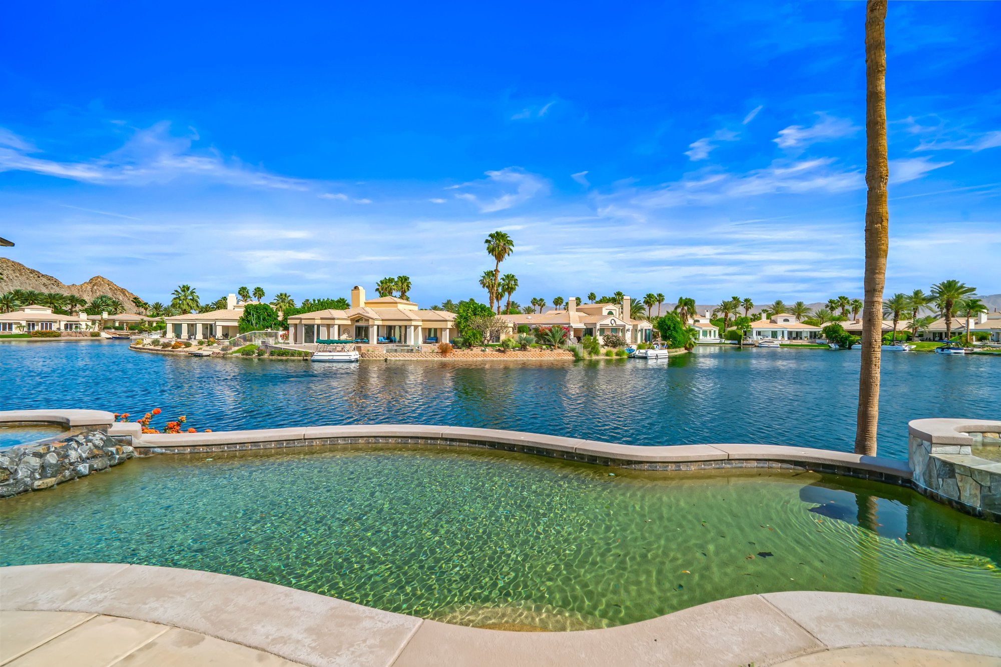  where  desert light meets the water’s edge - 物件實景