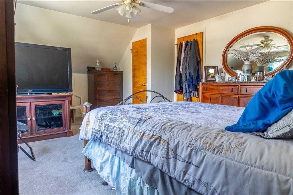 Warwick, Rhode Island, 02886, United States, 4 Bedrooms Bedrooms, ,1 BathroomBathrooms,Residential,For Sale,1943403