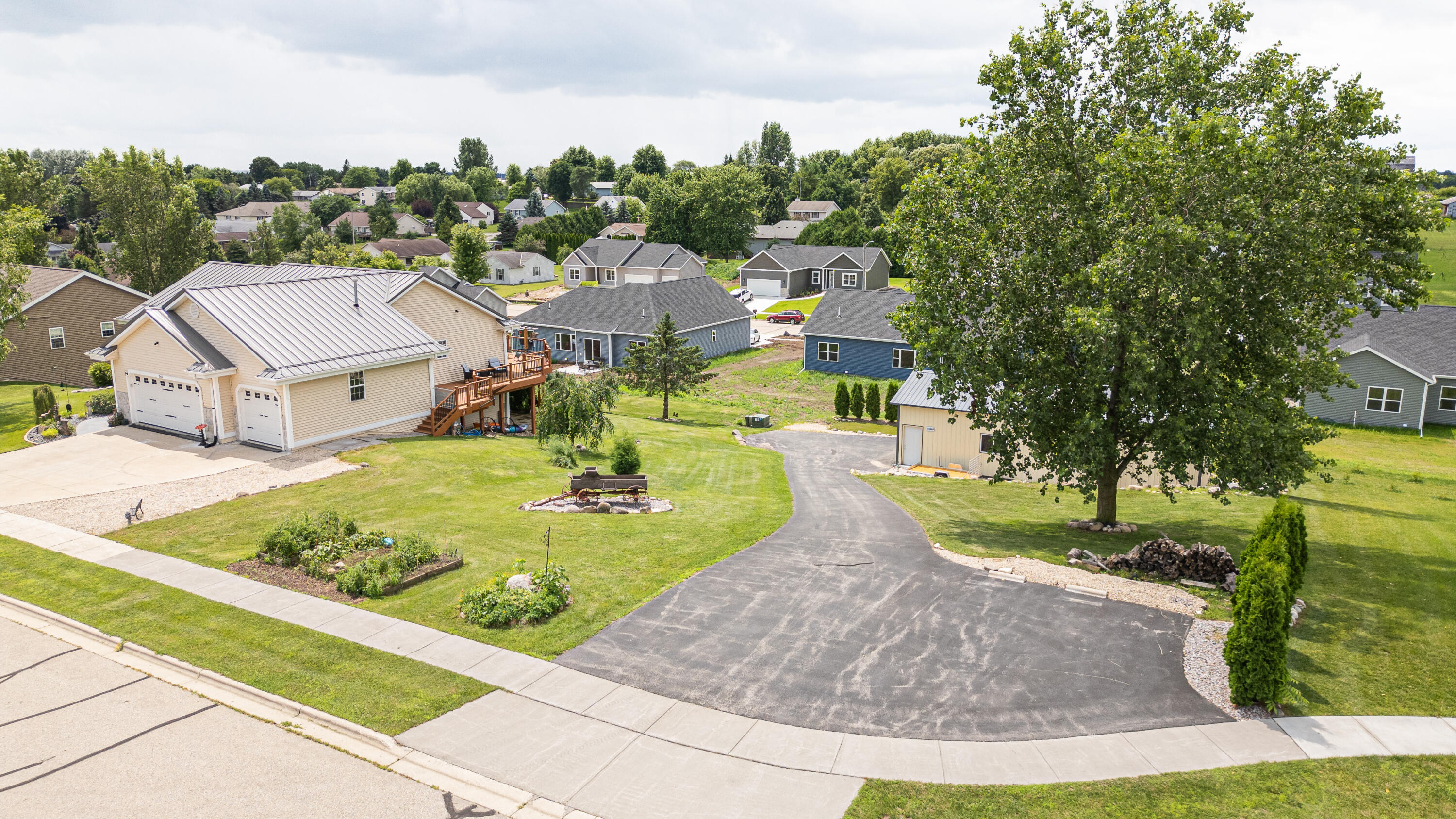 Theresa, Wisconsin, 53091, United States, 4 Bedrooms Bedrooms, ,4 BathroomsBathrooms,Residential,For Sale,1927887