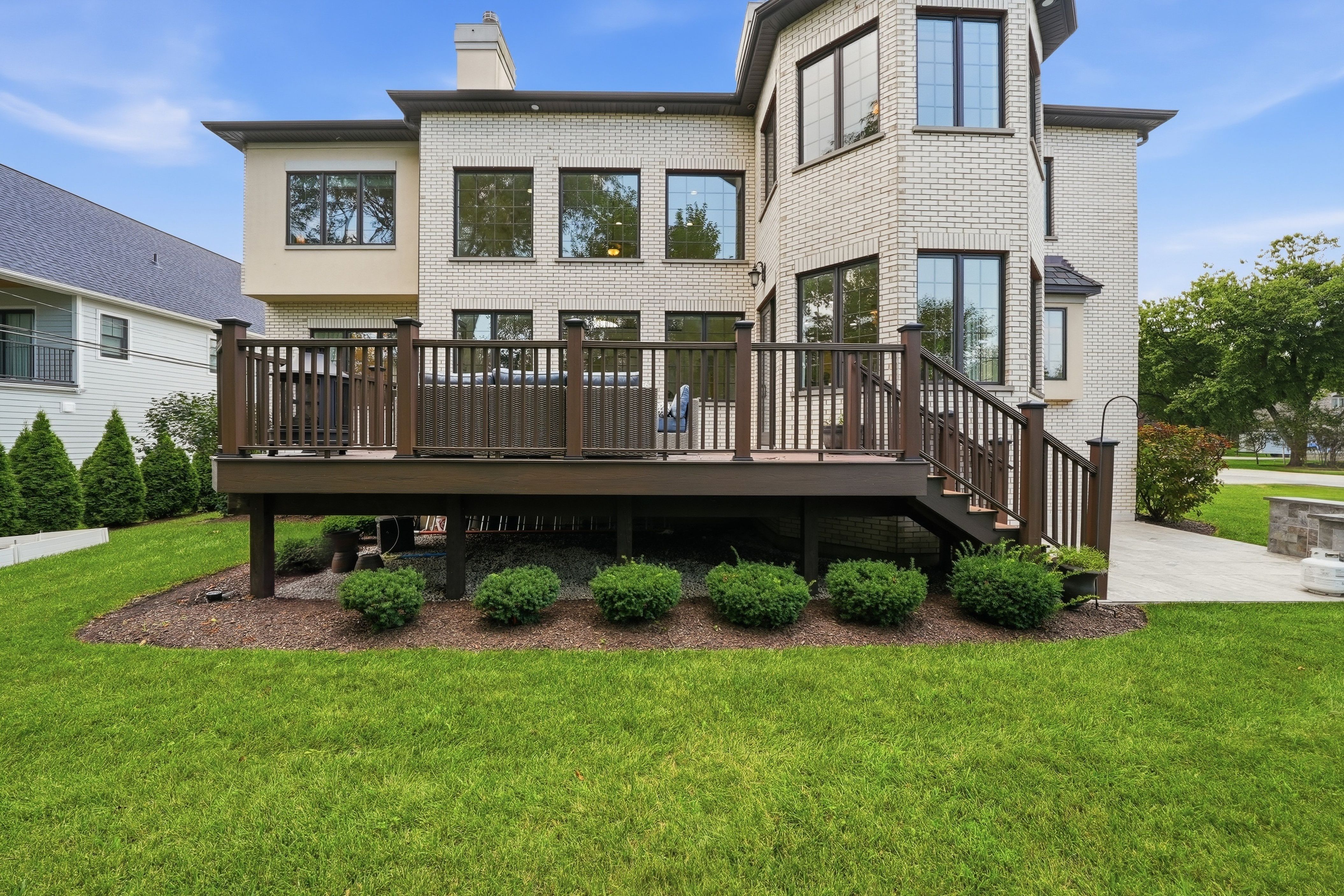  Perfectly Positioned in the Prestigious Golfview Hills Community of Hinsdale - 物件實景