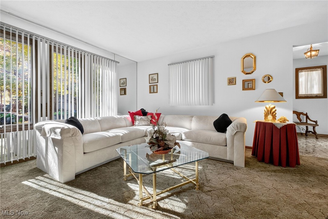 Kent, Ohio, 44240, United States, 3 Bedrooms Bedrooms, ,3 BathroomsBathrooms,Residential,For Sale,1973224