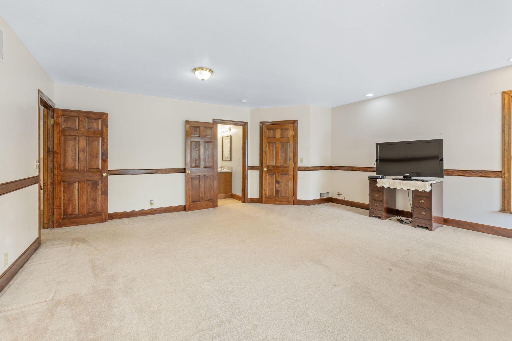 Johnstown, Ohio, 43031, United States, 6 Bedrooms Bedrooms, ,6 BathroomsBathrooms,Residential,For Sale,1840218