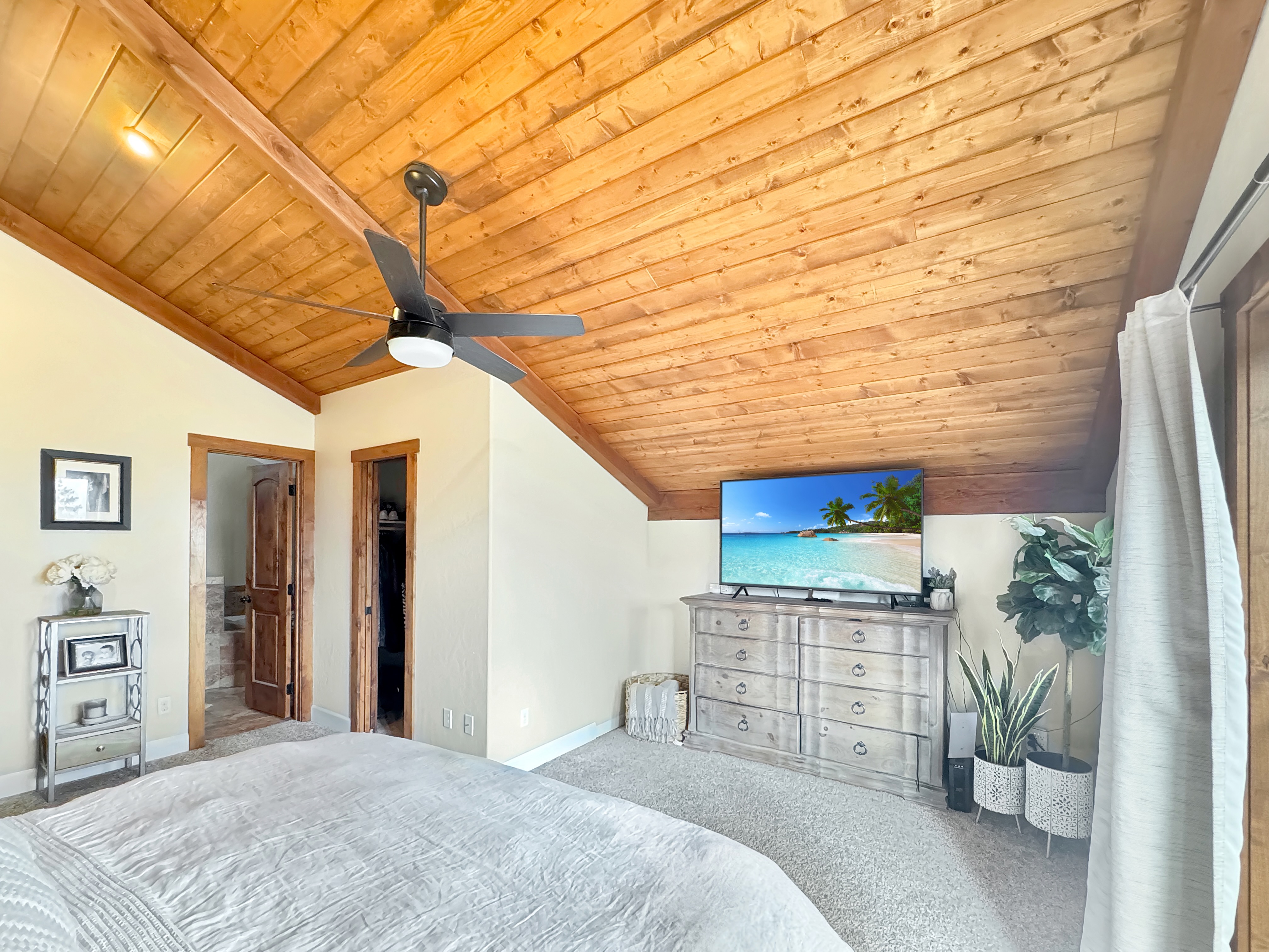 Sagle, Idaho, 83860, United States, 3 Bedrooms Bedrooms, ,3 BathroomsBathrooms,Residential,For Sale,1792364