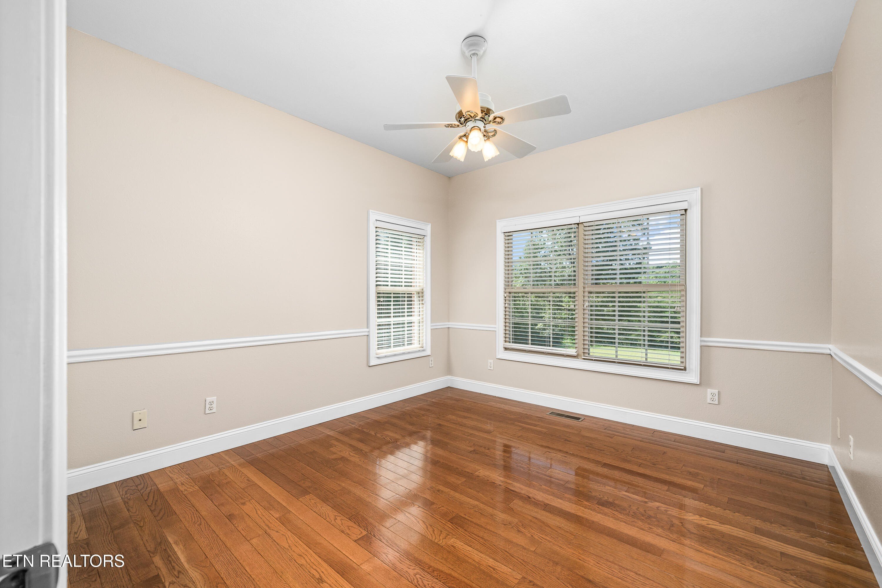 Crossville, Tennessee, 38555, United States, 5 Bedrooms Bedrooms, ,4 BathroomsBathrooms,Residential,For Sale,1990495