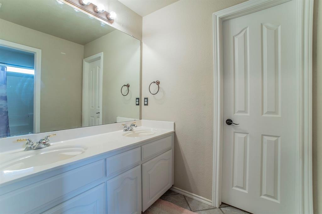 Mansfield, Texas, 76063, United States, 3 Bedrooms Bedrooms, ,3 BathroomsBathrooms,Residential,For Sale,2005413