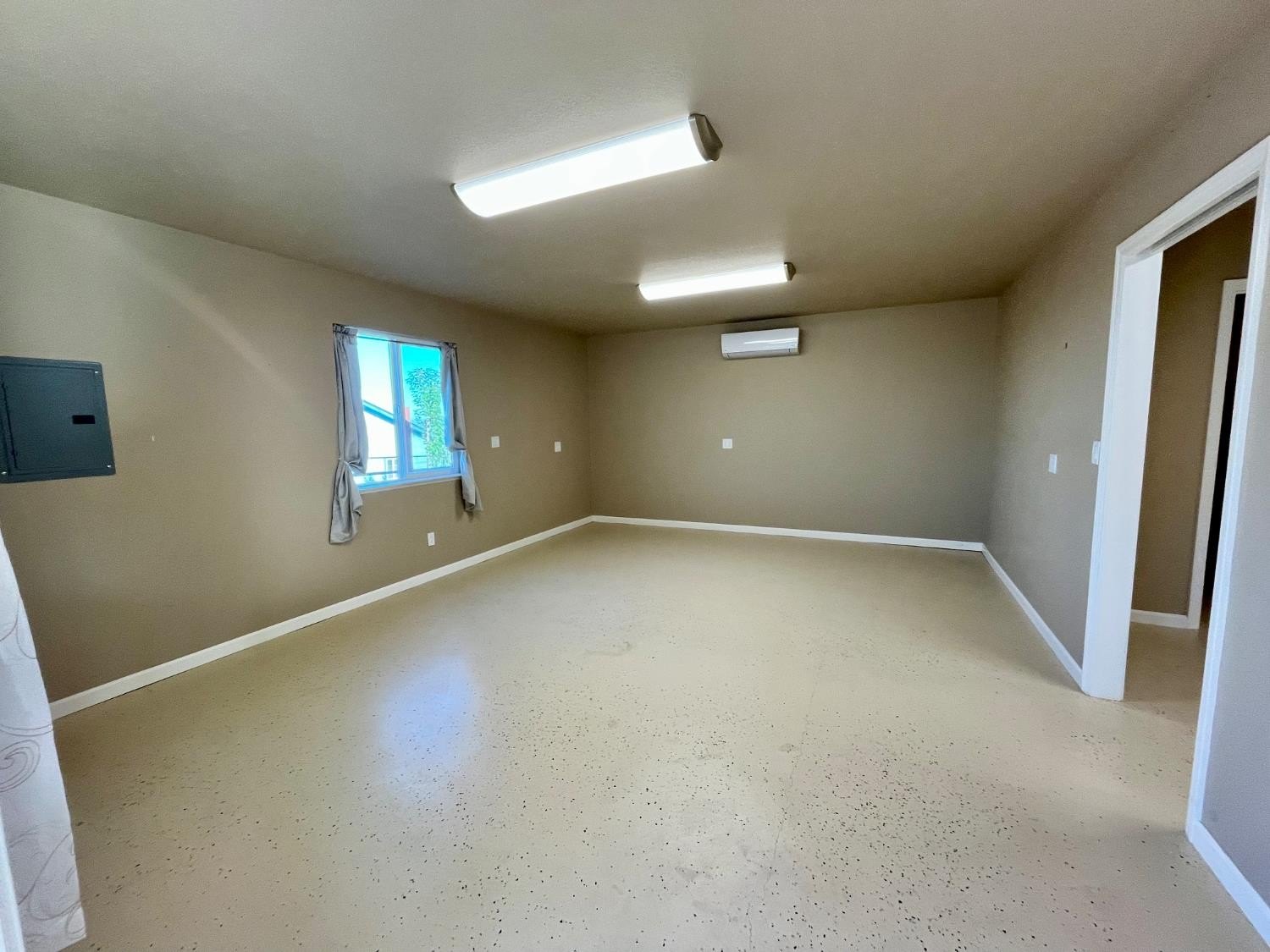 Valley Springs, California, 95252, United States, 3 Bedrooms Bedrooms, ,4 BathroomsBathrooms,Residential,For Sale,1981868