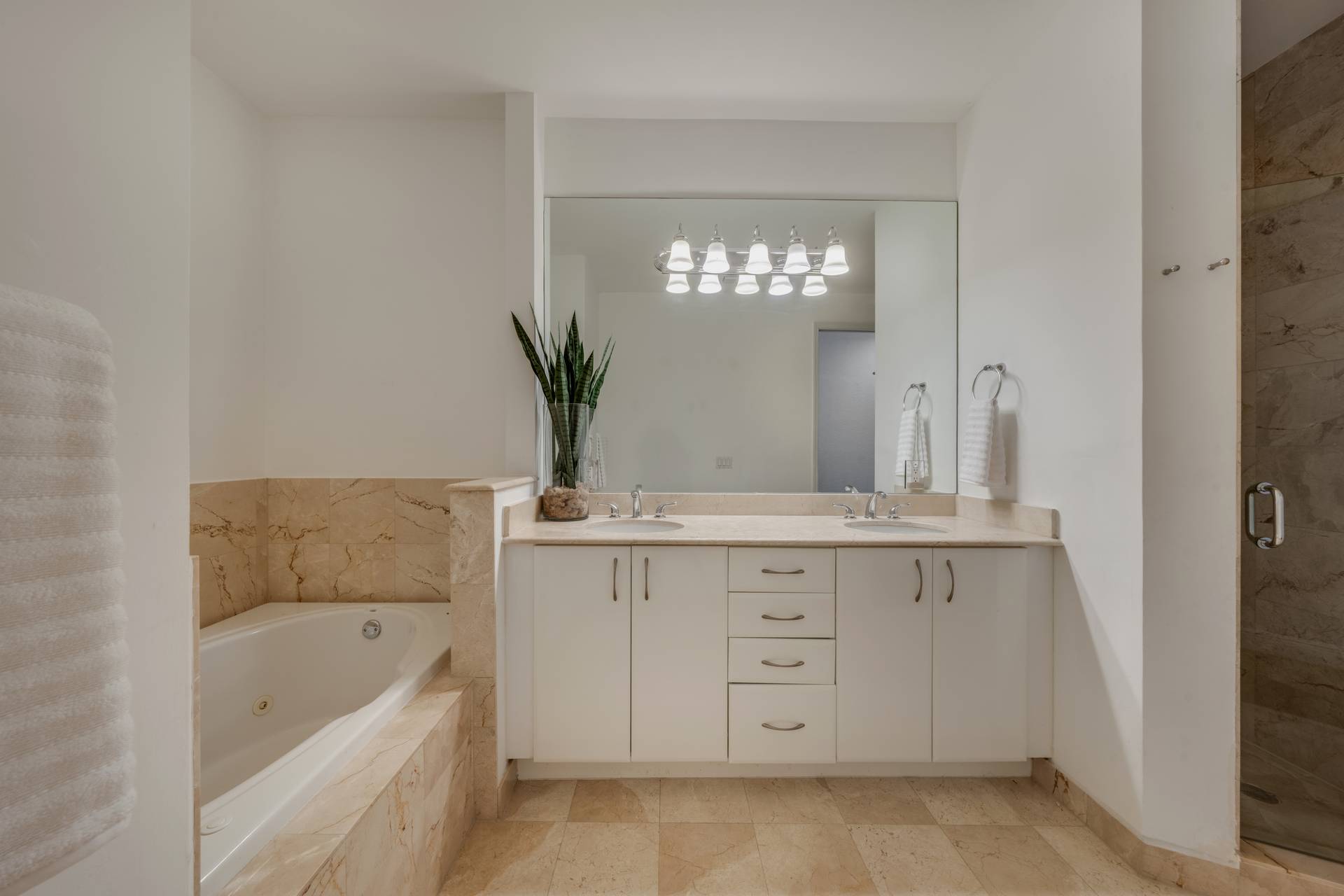  3067 Indiana Street, Miami, FL, 33133 - 物件實景