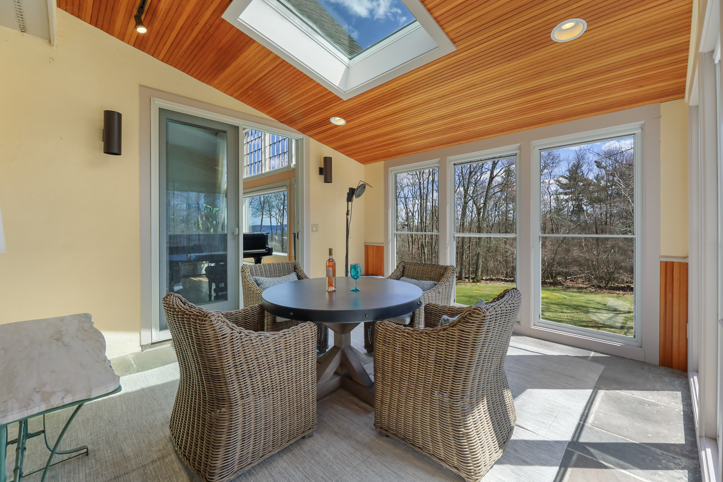  Exquisite Tudor Estate Set on 18+ Breathtaking Acres with Stunning Panoramic Vie - 物件實景
