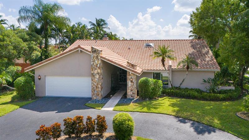 Plantation, Florida, 33322, United States, 4 Bedrooms Bedrooms, ,2 BathroomsBathrooms,Residential,For Sale,1925326