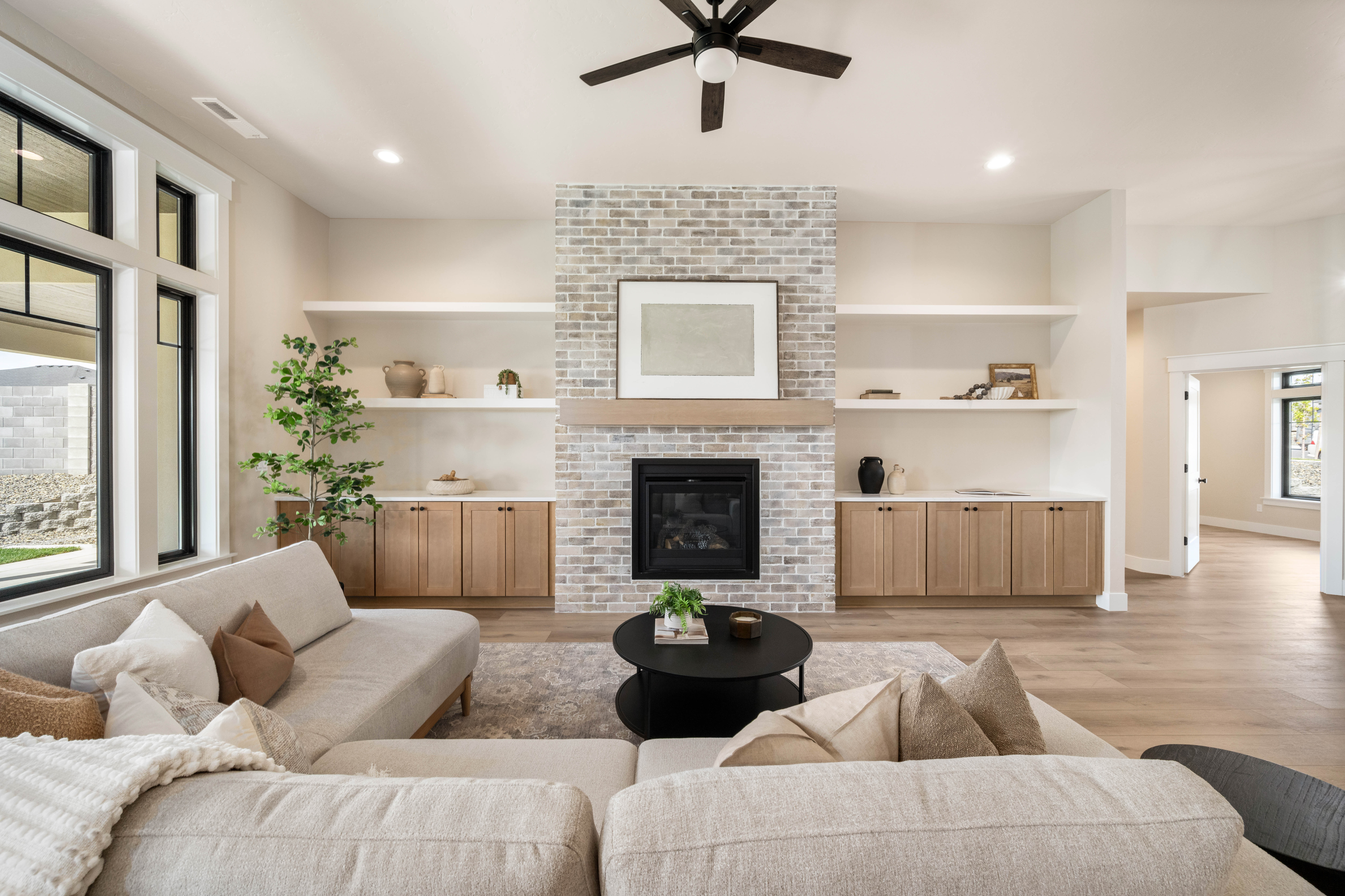  Brand new rambler with bonus room/ South Richland - 物件實景