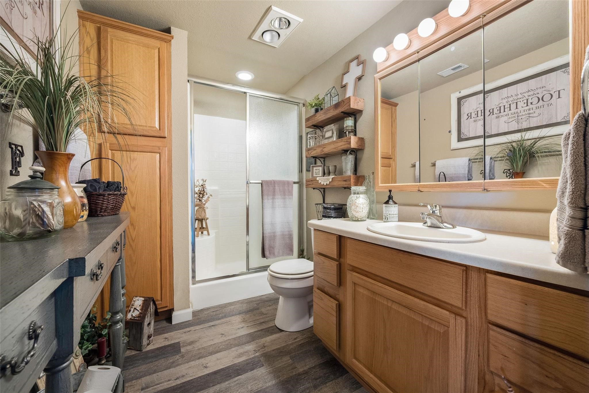 Quitman, Texas, 75783, United States, 5 Bedrooms Bedrooms, ,2 BathroomsBathrooms,Residential,For Sale,1723436