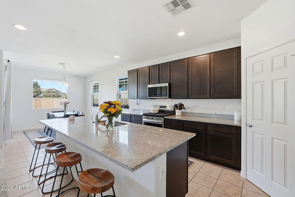 Queen Creek, Arizona, 85142, United States, 3 Bedrooms Bedrooms, ,2 BathroomsBathrooms,Residential,For Sale,2012024