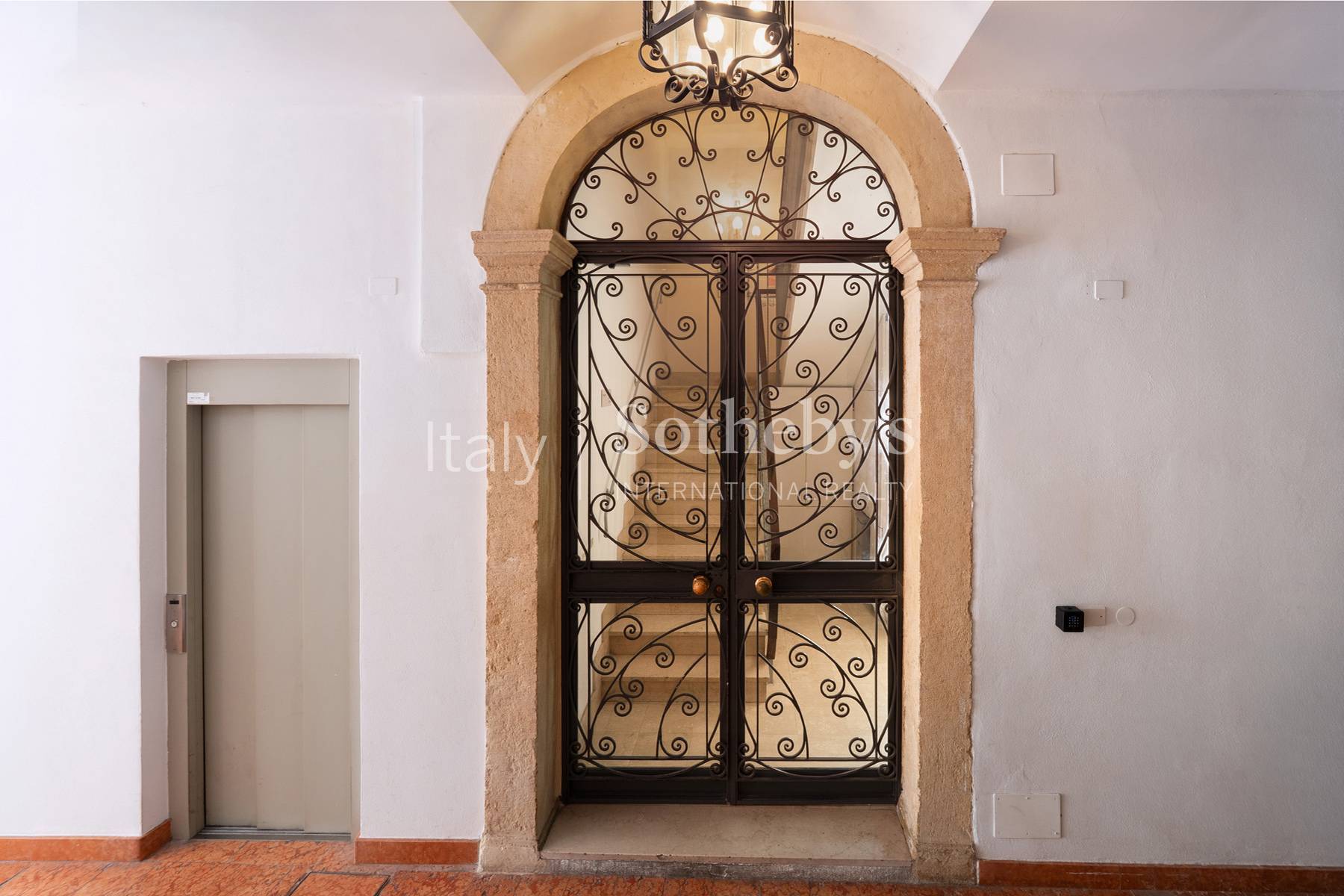  16th-Century Palazzo Just Steps from Verona’s Historic Centre - 物件實景