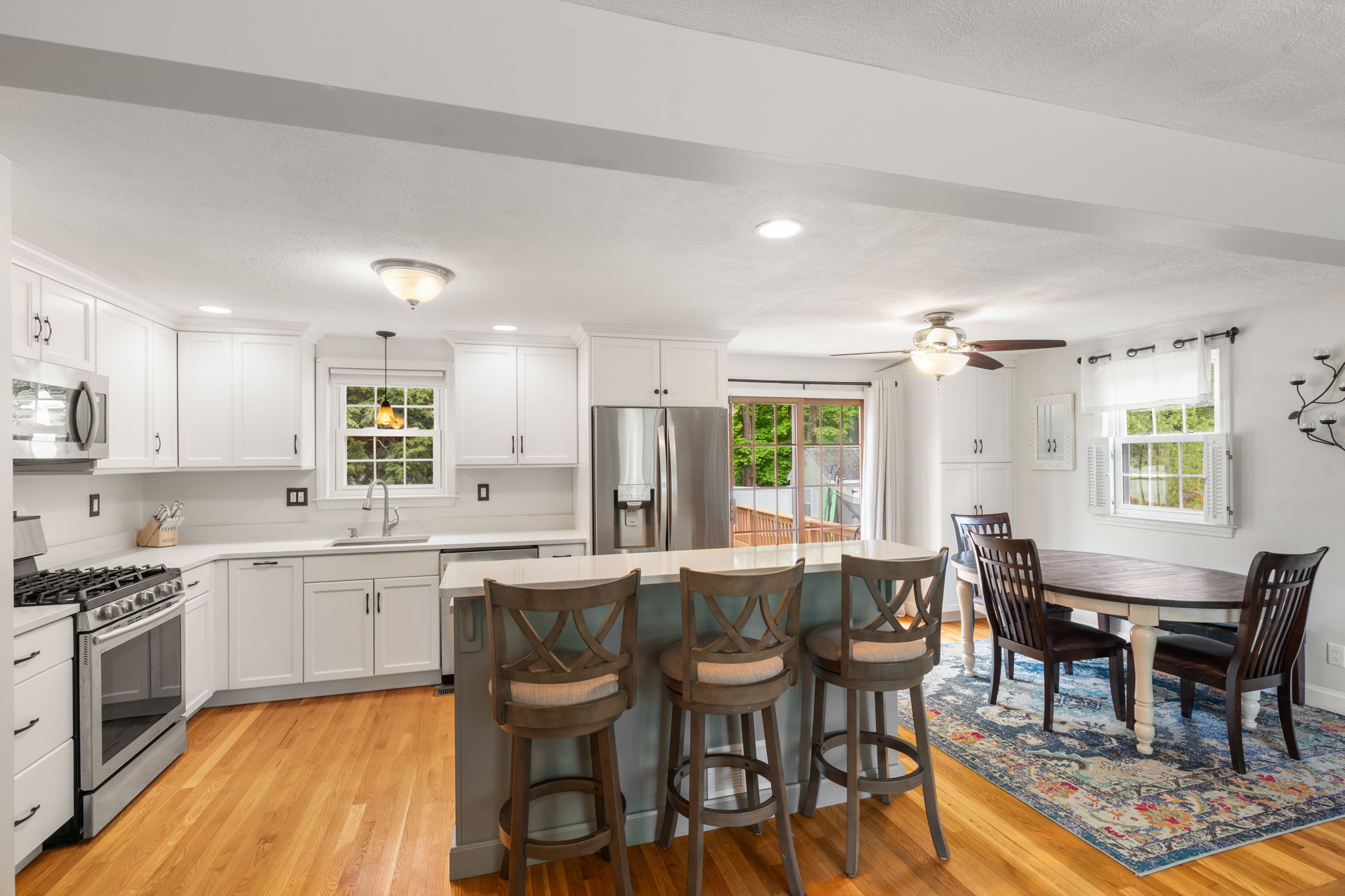  2 Forbes Road, Canton, MA, 02021 - 物件實景
