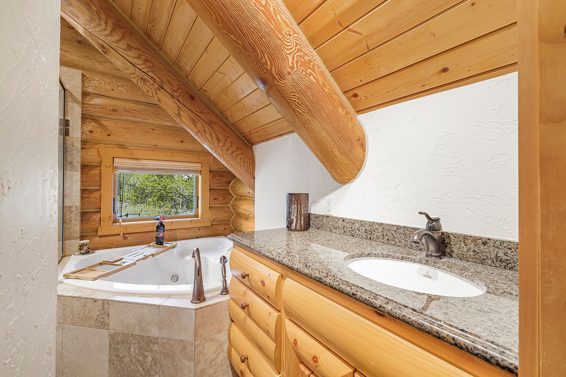  where  the mountains meet mccoy - 物件實景