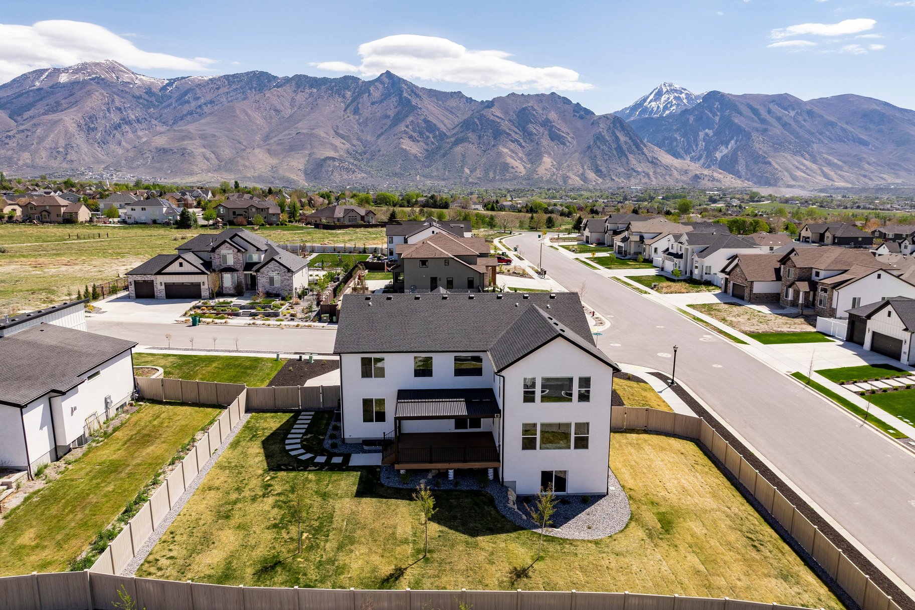  Practically Brand New Home in Highland, with Stunning Mountain Views - 物件實景