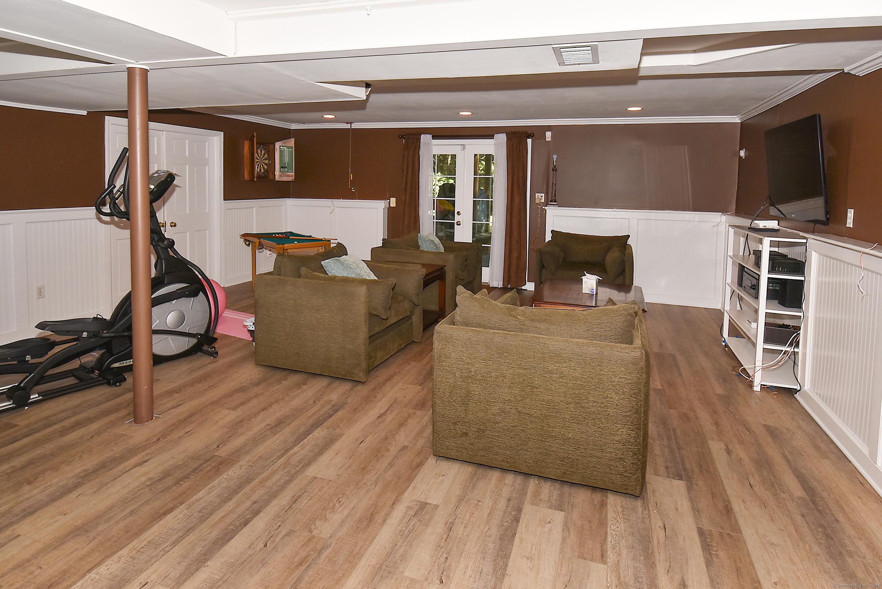 Windsor, Connecticut, 06095, United States, 4 Bedrooms Bedrooms, ,3 BathroomsBathrooms,Residential,For Sale,1936902