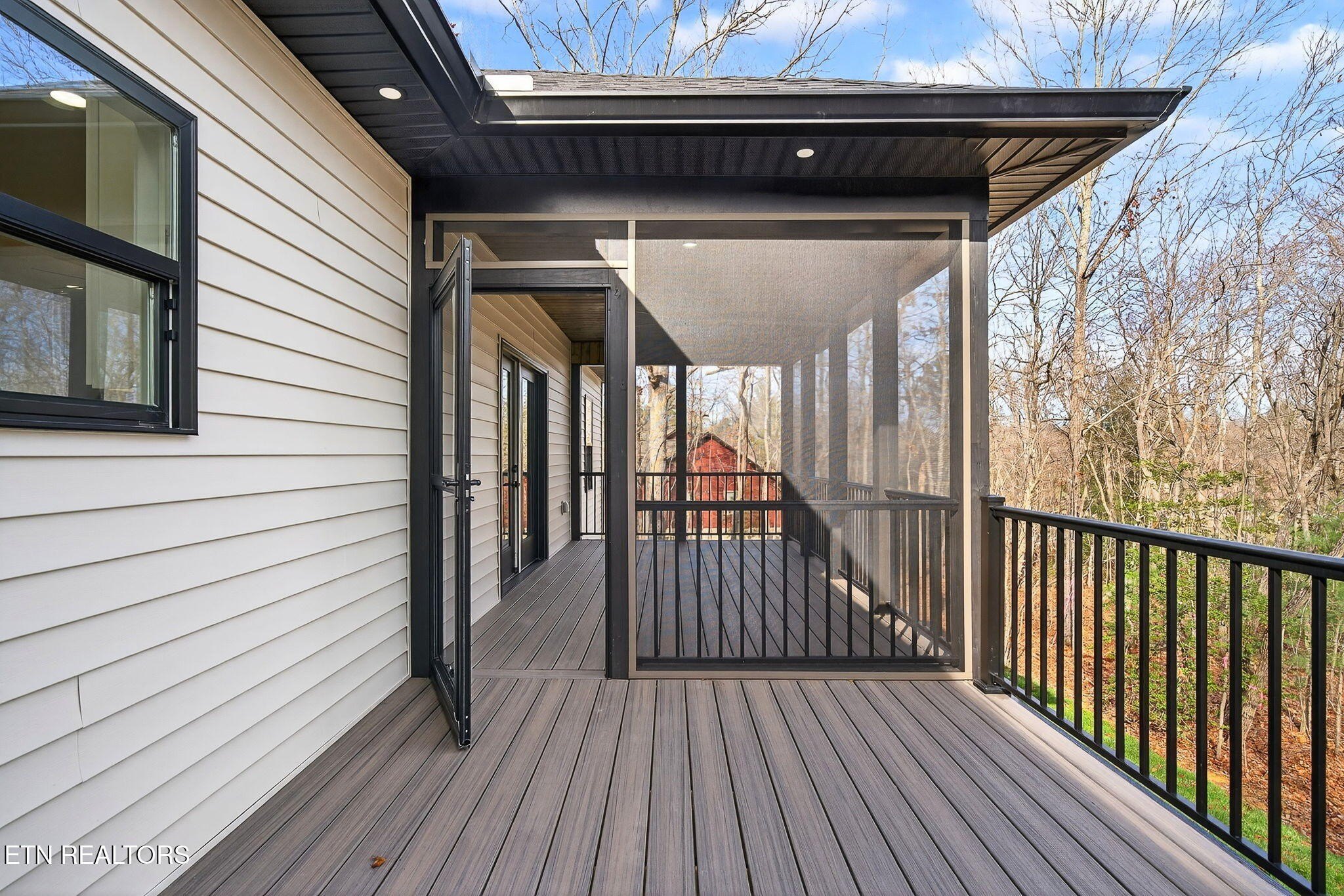 Crossville, Tennessee, 38558, United States, 3 Bedrooms Bedrooms, ,2 BathroomsBathrooms,Residential,For Sale,1989855