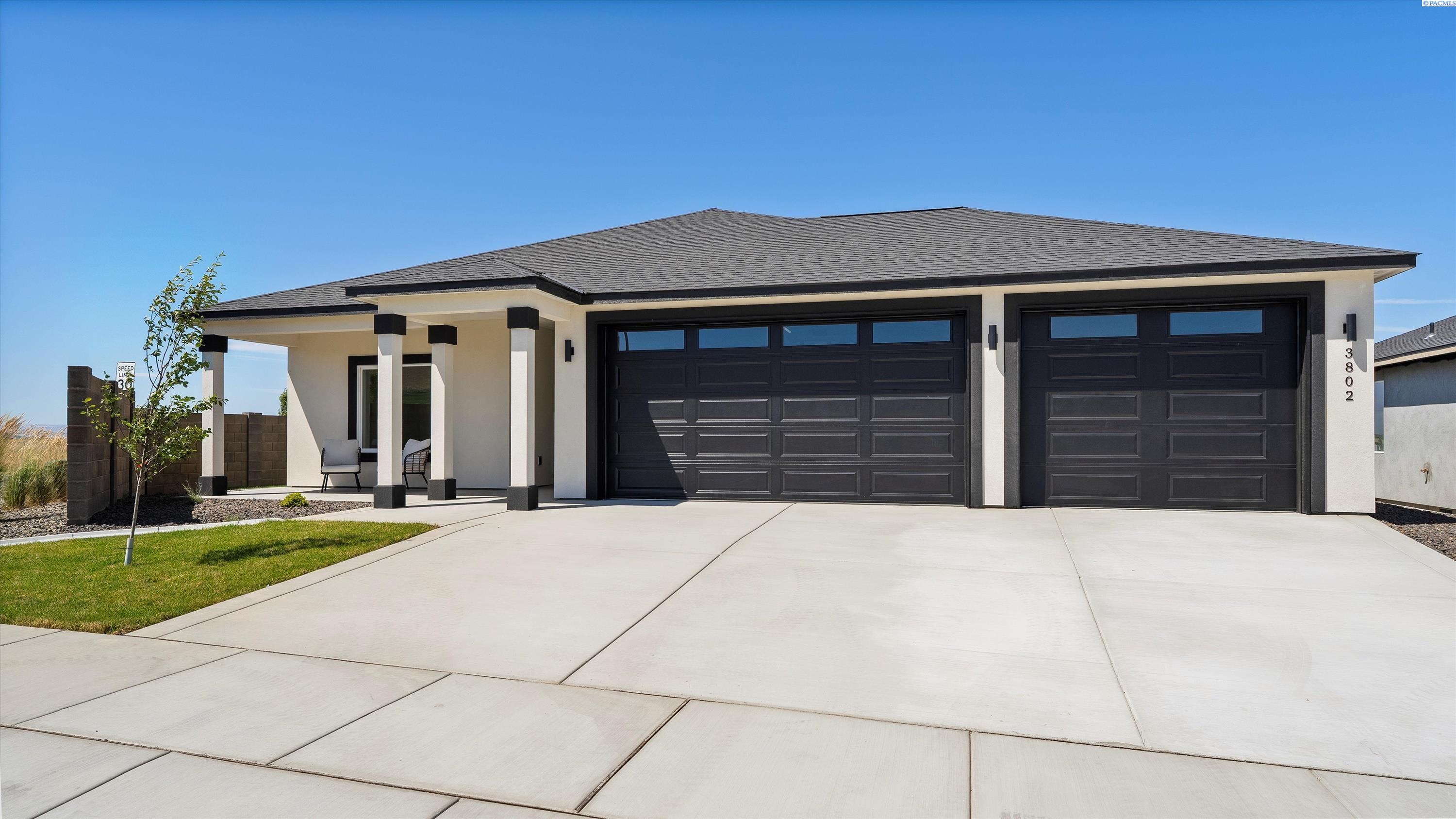 Richland, Washington, 99352, United States, 3 Bedrooms Bedrooms, ,2 BathroomsBathrooms,Residential,For Sale,1883404