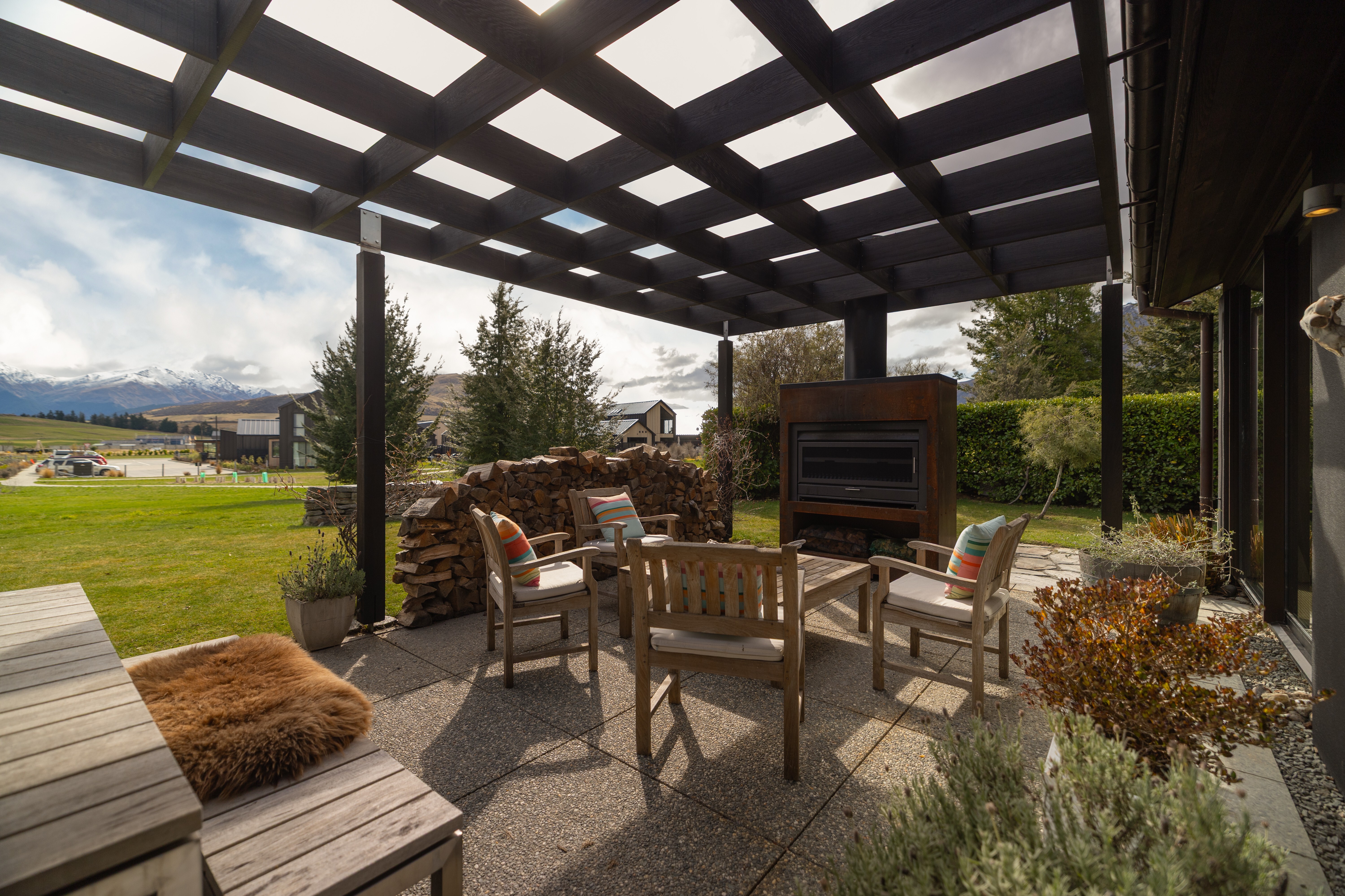  Sun, Space and Reserve Front Outdoor Living - 物件實景