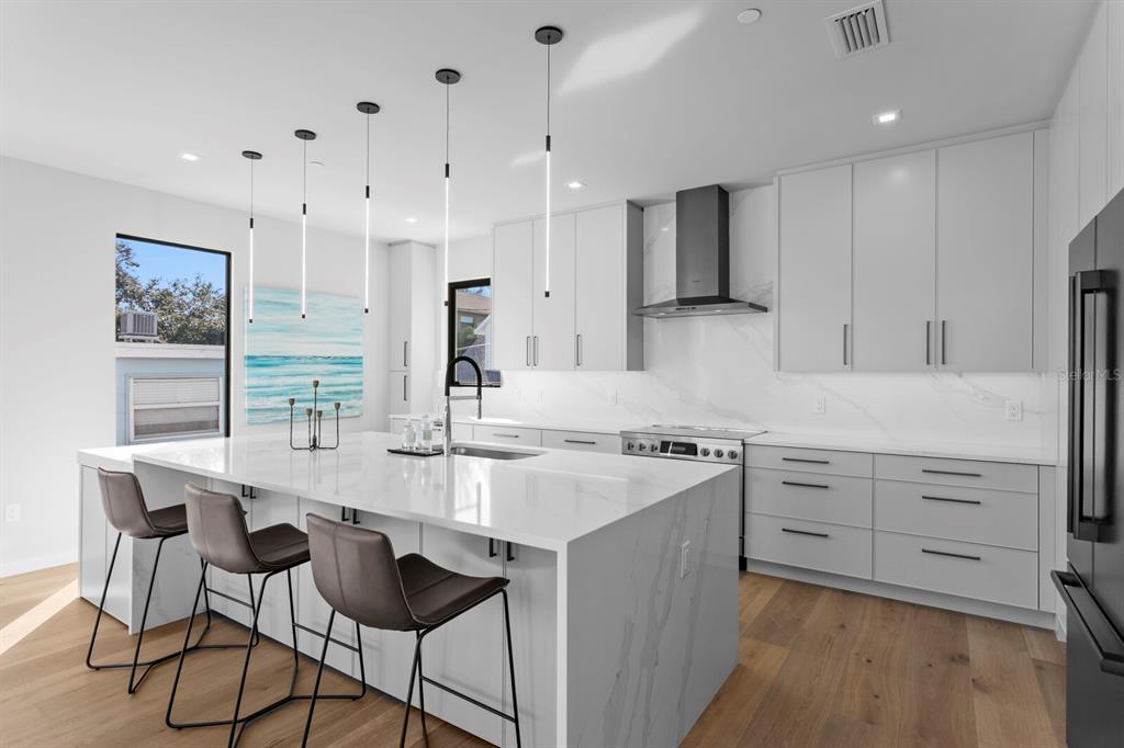 Indian Rocks Beach, Florida, 33785, United States, 8 Bedrooms Bedrooms, ,11 BathroomsBathrooms,Residential,For Sale,1997282