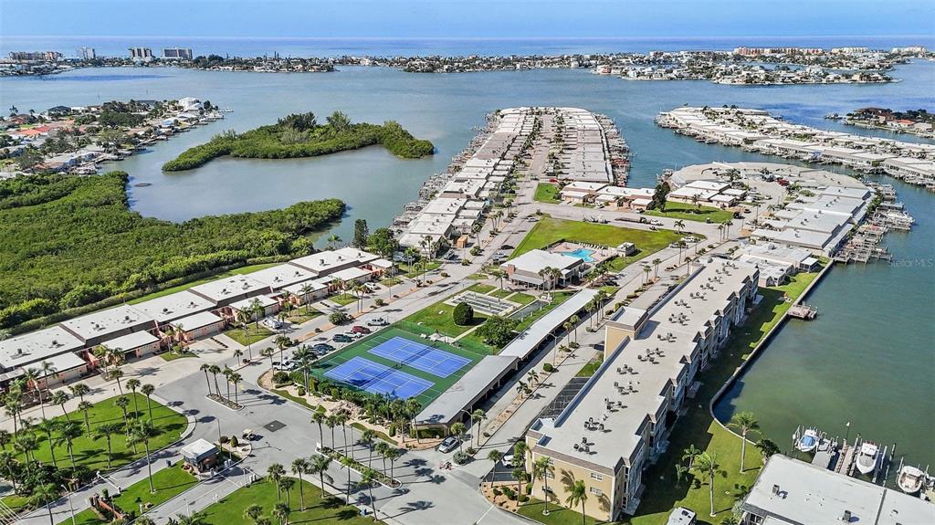 St Petersburg, Florida, 33708, United States, 2 Bedrooms Bedrooms, ,2 BathroomsBathrooms,Residential,For Sale,1963095