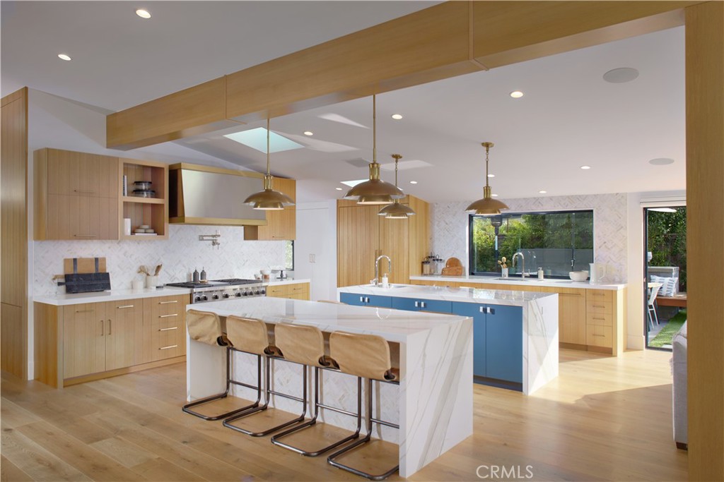 Corona del Mar, California, 92625, United States, 4 Bedrooms Bedrooms, ,5 BathroomsBathrooms,Residential,For Sale,1819361