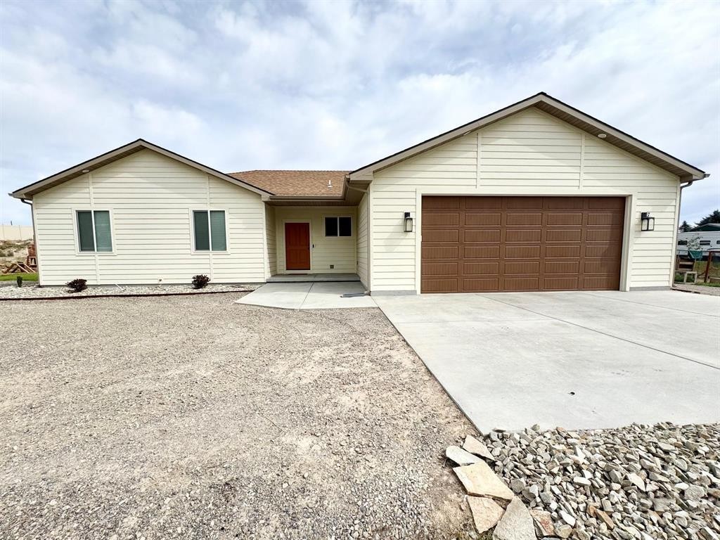 Heyburn, Idaho, 83336, United States, 3 Bedrooms Bedrooms, ,2 BathroomsBathrooms,Residential,For Sale,1935696