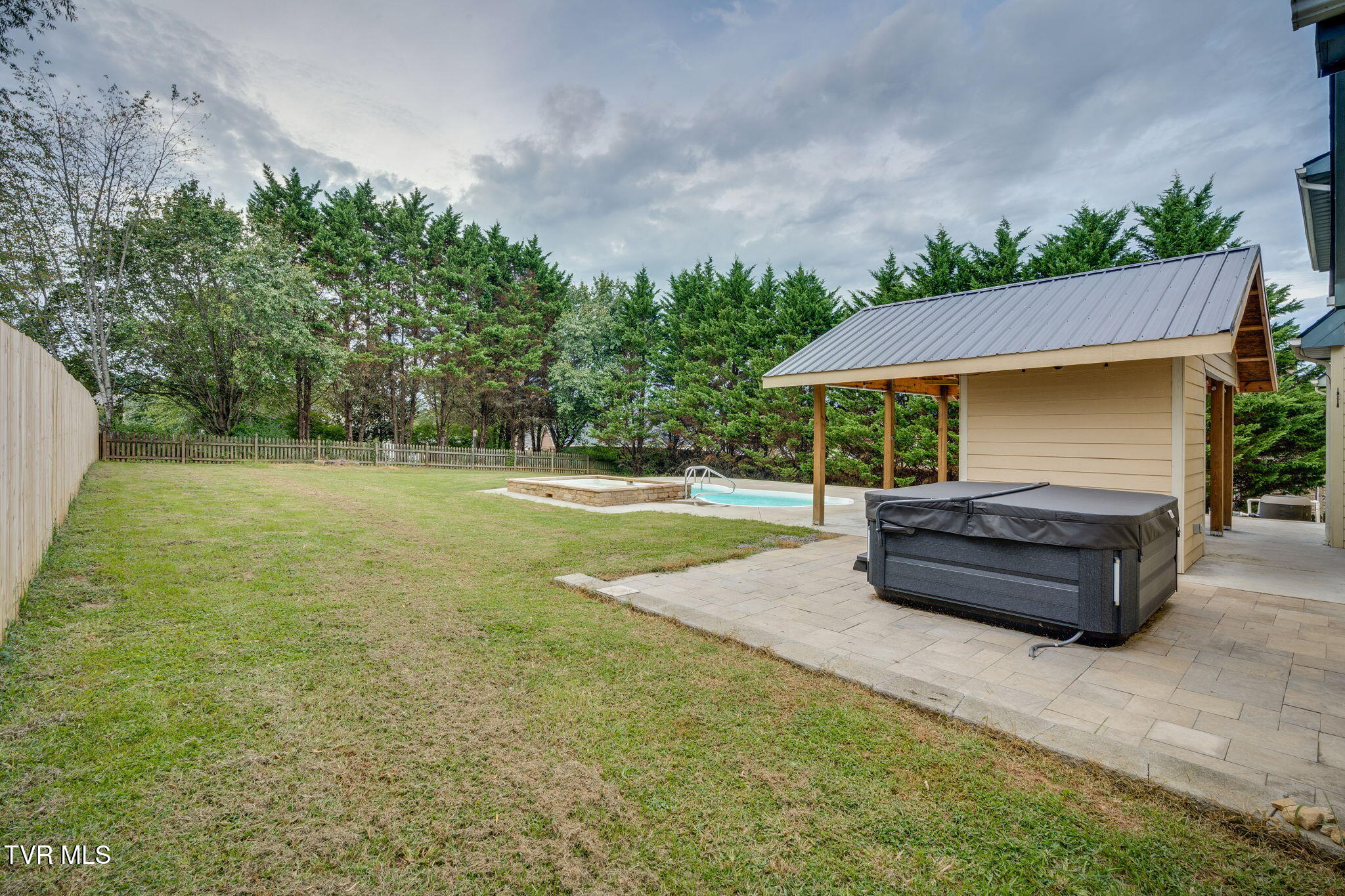 Gray, Tennessee, 37615, United States, 3 Bedrooms Bedrooms, ,4 BathroomsBathrooms,Residential,For Sale,1978151