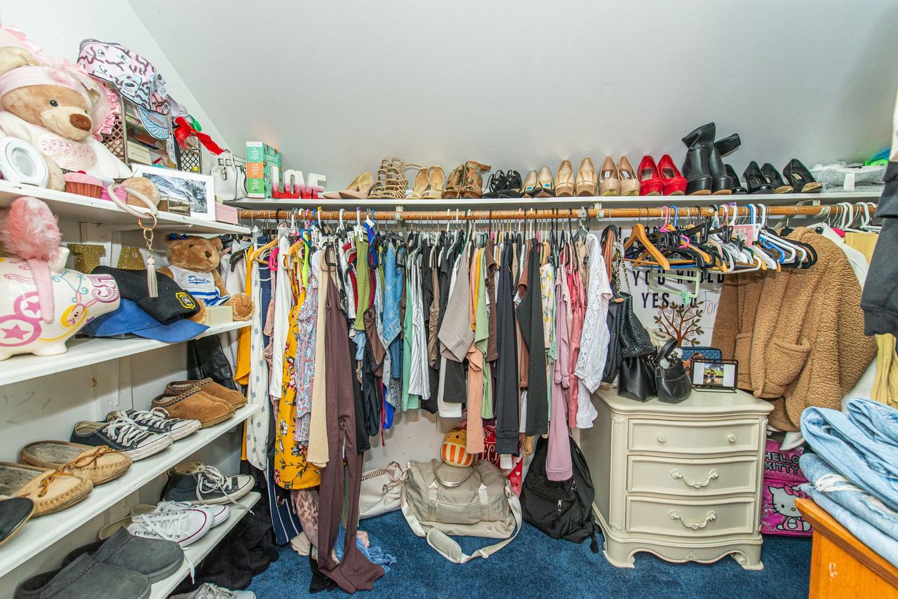 Wood Ridge, New Jersey, 07075, United States, 4 Bedrooms Bedrooms, ,4 BathroomsBathrooms,Residential,For Sale,1978112