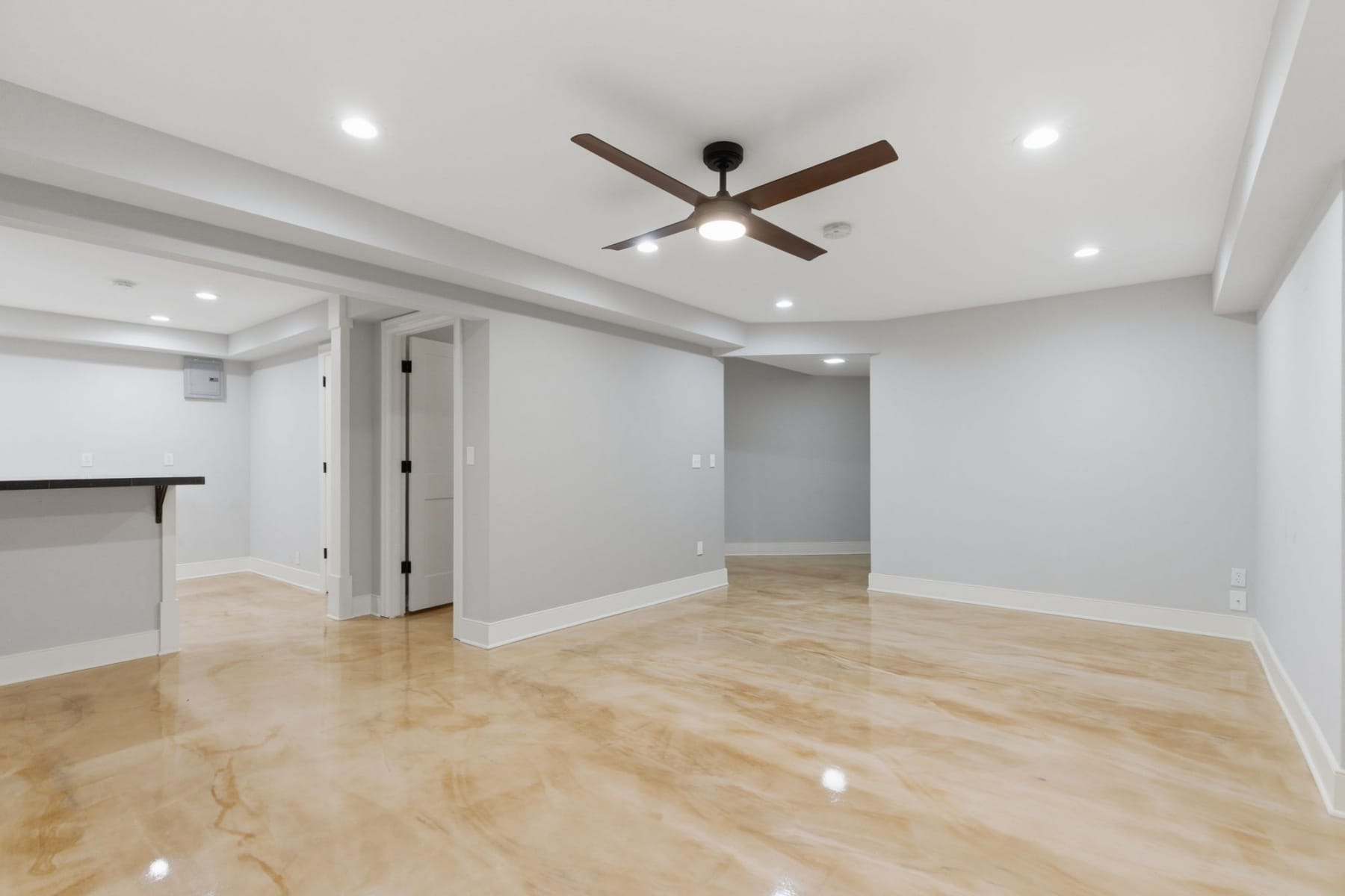  12048 SW CAFFALL LN Tigard, OR 97224 - 物件實景