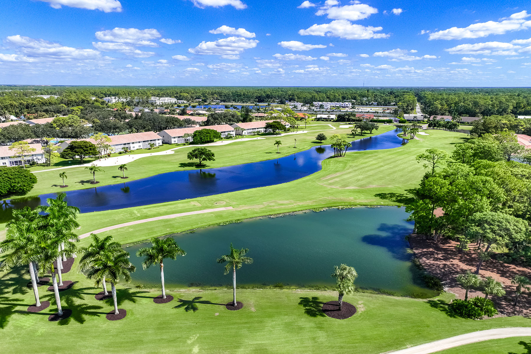  ROYAL WOOD - COBBLESTONE COURT - 物件實景
