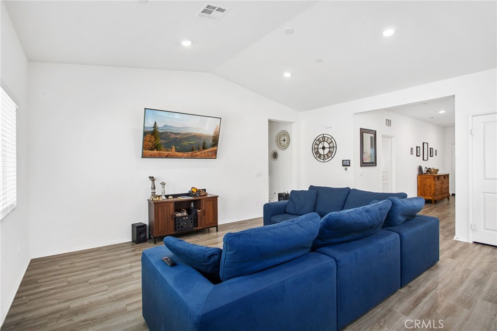 Beaumont, California, 92223, United States, 3 Bedrooms Bedrooms, ,2 BathroomsBathrooms,Residential,For Sale,1983503