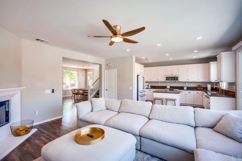 Murrieta, California, 92563, United States, 3 Bedrooms Bedrooms, ,3 BathroomsBathrooms,Residential,For Sale,1947093