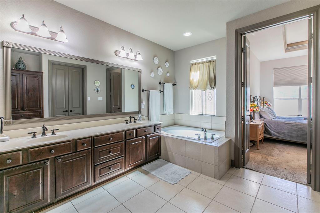 Midlothian, Texas, 76065, United States, 3 Bedrooms Bedrooms, ,4 BathroomsBathrooms,Residential,For Sale,2000311