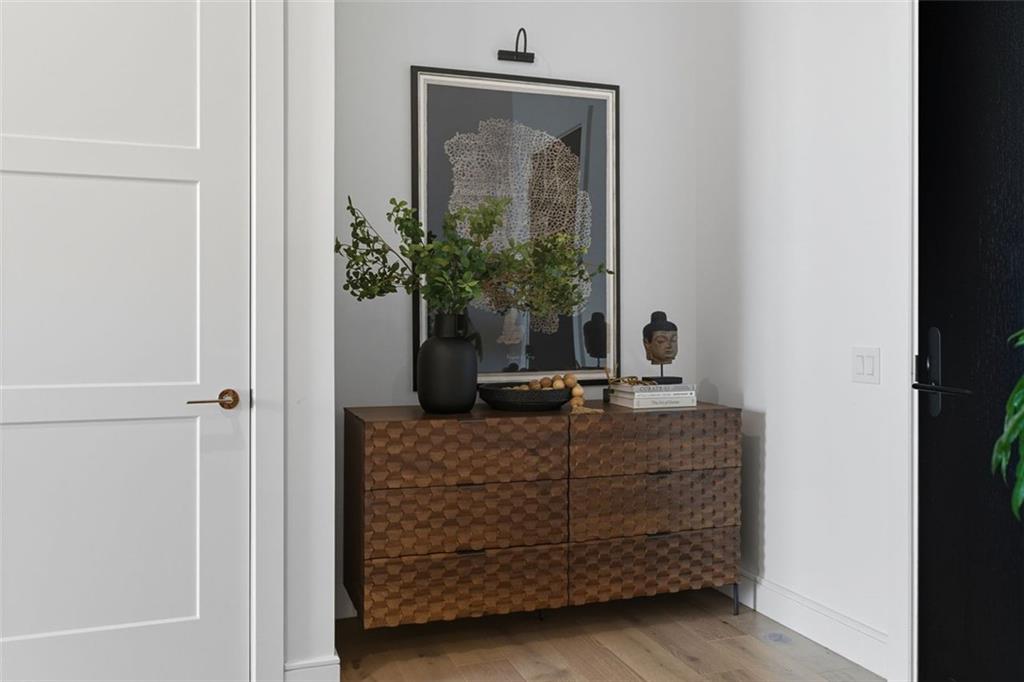 Atlanta, Georgia, 30305, United States, 2 Bedrooms Bedrooms, ,3 BathroomsBathrooms,Residential,For Sale,1979191