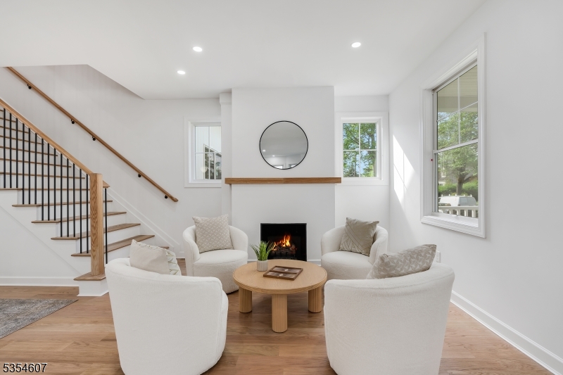 Chatham Boro, New Jersey, 07928, United States, 5 Bedrooms Bedrooms, ,5 BathroomsBathrooms,Residential,For Sale,1805398