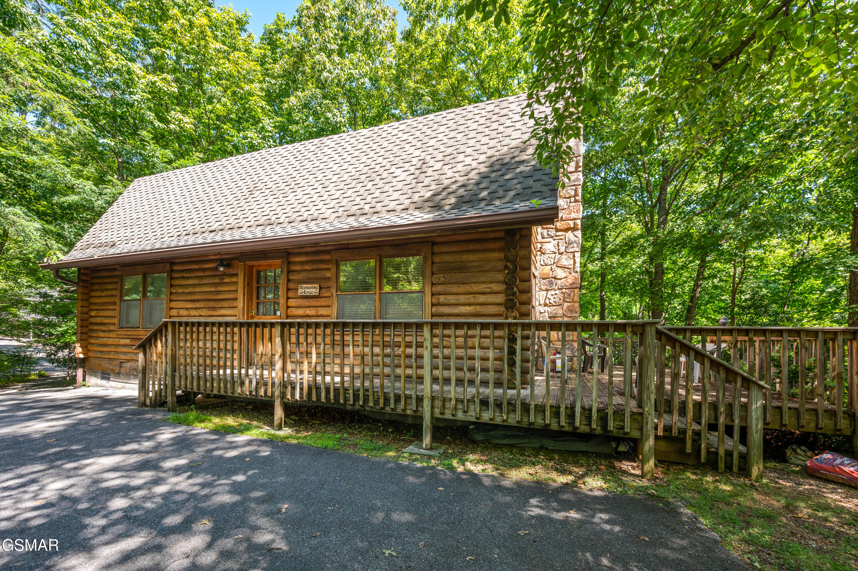 Gatlinburg, Tennessee, 37738, United States, 2 Bedrooms Bedrooms, ,2 BathroomsBathrooms,Residential,For Sale,1935267