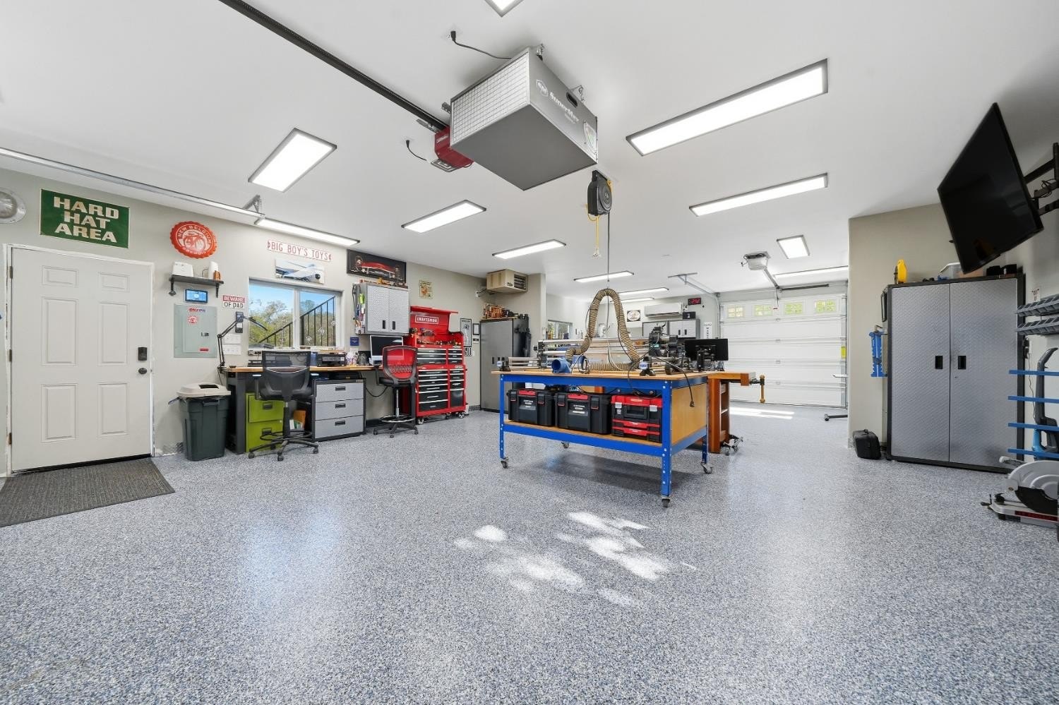 Valley Springs, California, 95252, United States, 3 Bedrooms Bedrooms, ,2 BathroomsBathrooms,Residential,For Sale,1981234