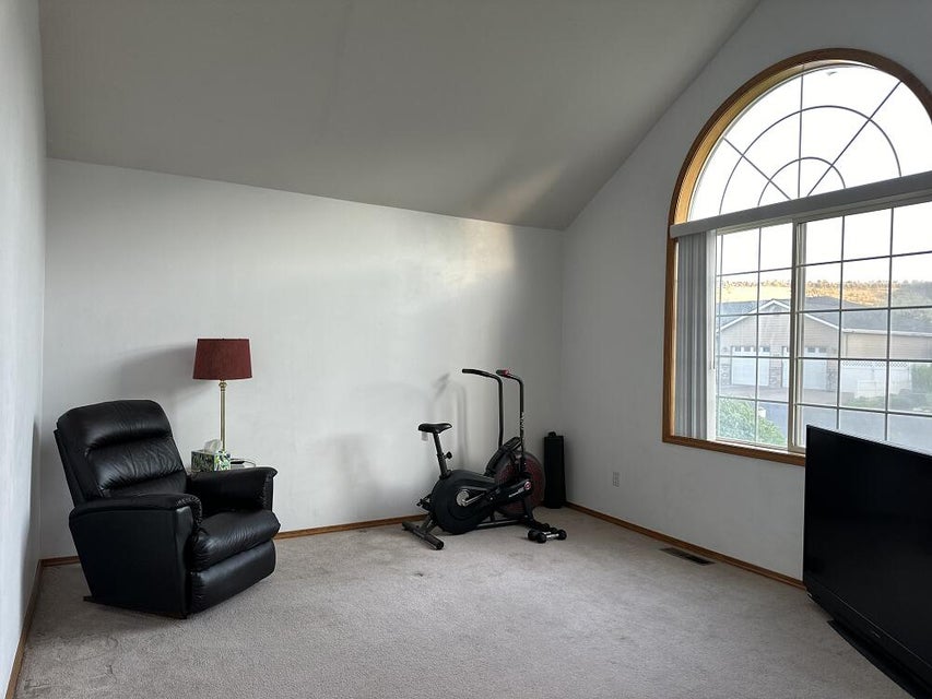 Prineville, Oregon, 97754, United States, 3 Bedrooms Bedrooms, ,2 BathroomsBathrooms,Residential,For Sale,1849072