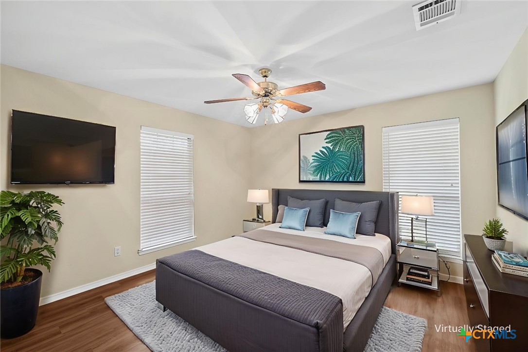 Woodway, Texas, 76712, United States, 5 Bedrooms Bedrooms, ,3 BathroomsBathrooms,Residential,For Sale,1988049