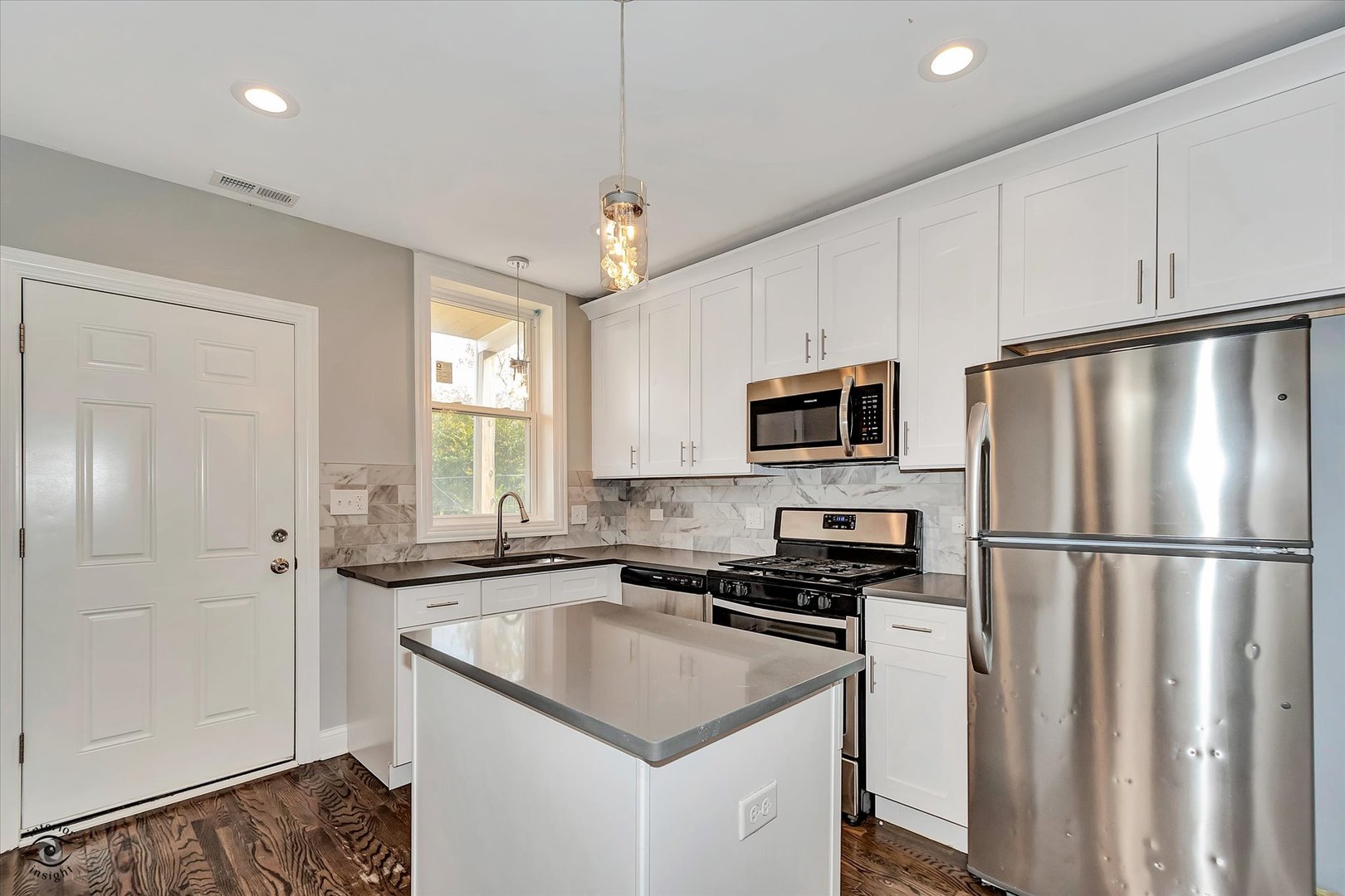 Chicago, Illinois, 60637, United States, 7 Bedrooms Bedrooms, ,3 BathroomsBathrooms,Residential,For Sale,1915108